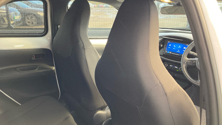 Toyota Aygo X 1.0 VVT-i Edge 5dr Petrol Hatchback